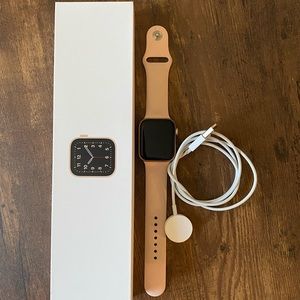 Apple Watch SE - 44mm Gold